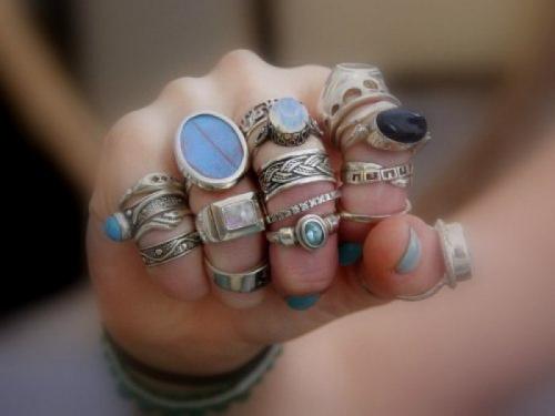 На каком пальце носить кольцо для привлечения денег и удачи.